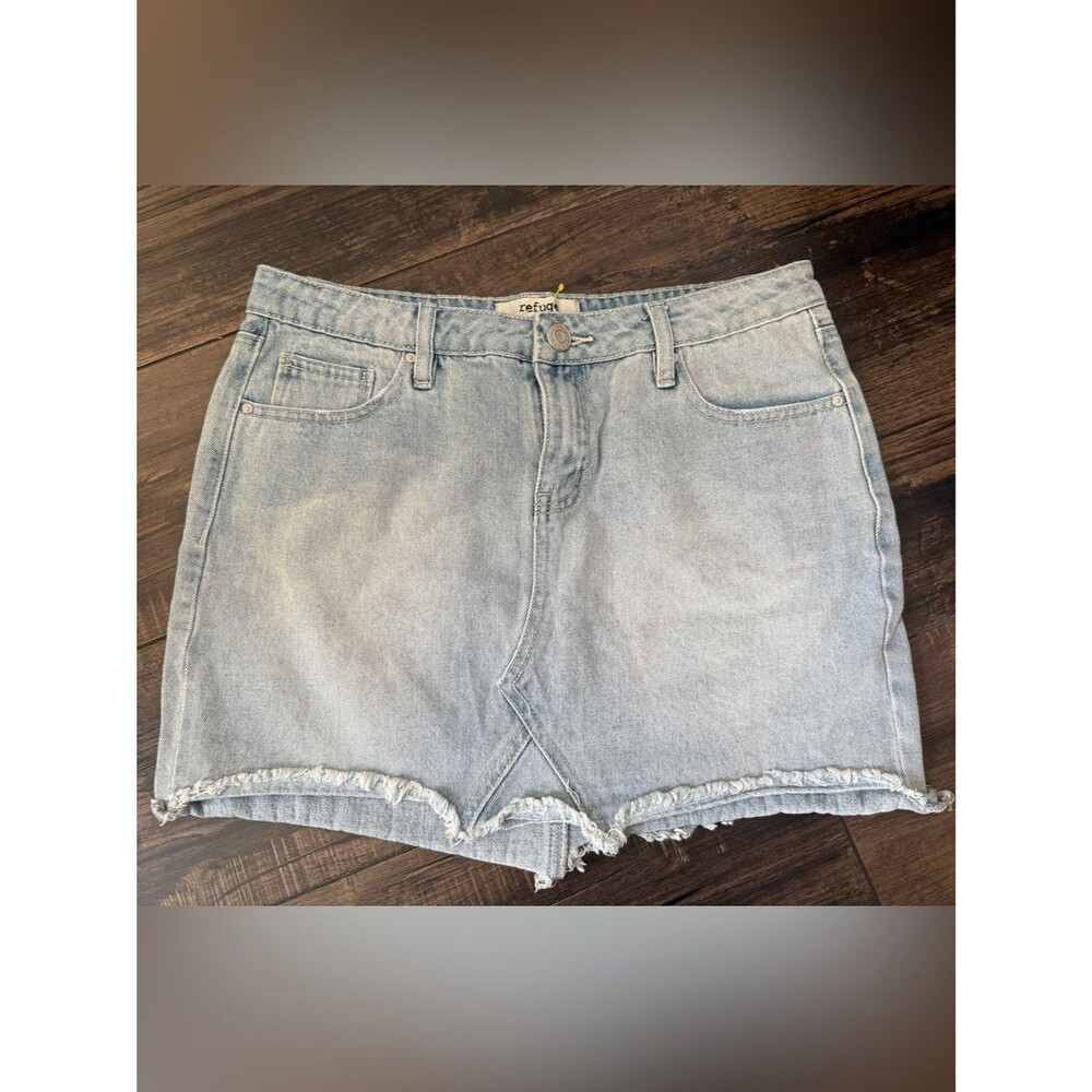 Refuge High Rise Cutoff Denim Skirt Light Wash Distressed Raw Hem Size Small